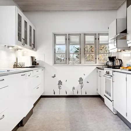 Elemine - 300m To The Fjord By Interhome